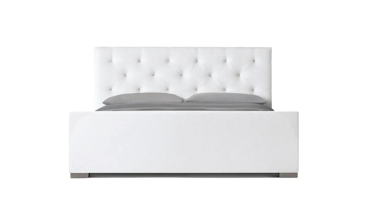 Modena Diamond-Tufted Panel Platform Bed with Footboard bed